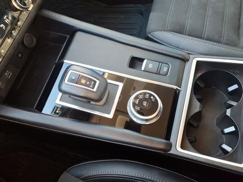 Used 2024 Mitsubishi Outlander SE image 26