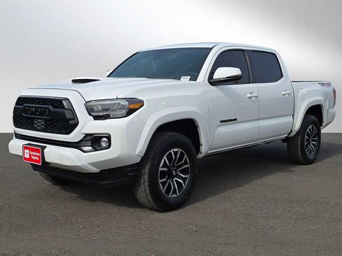 Used 2021 Toyota Tacoma TRD Sport w/ TRD Premium Sport Package AWD/4WD image 9