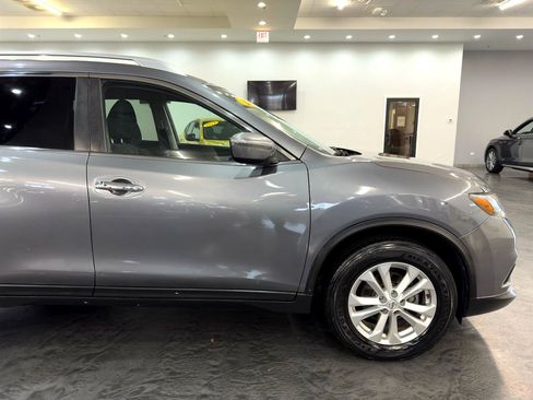 Used 2016 Nissan Rogue SV image 11