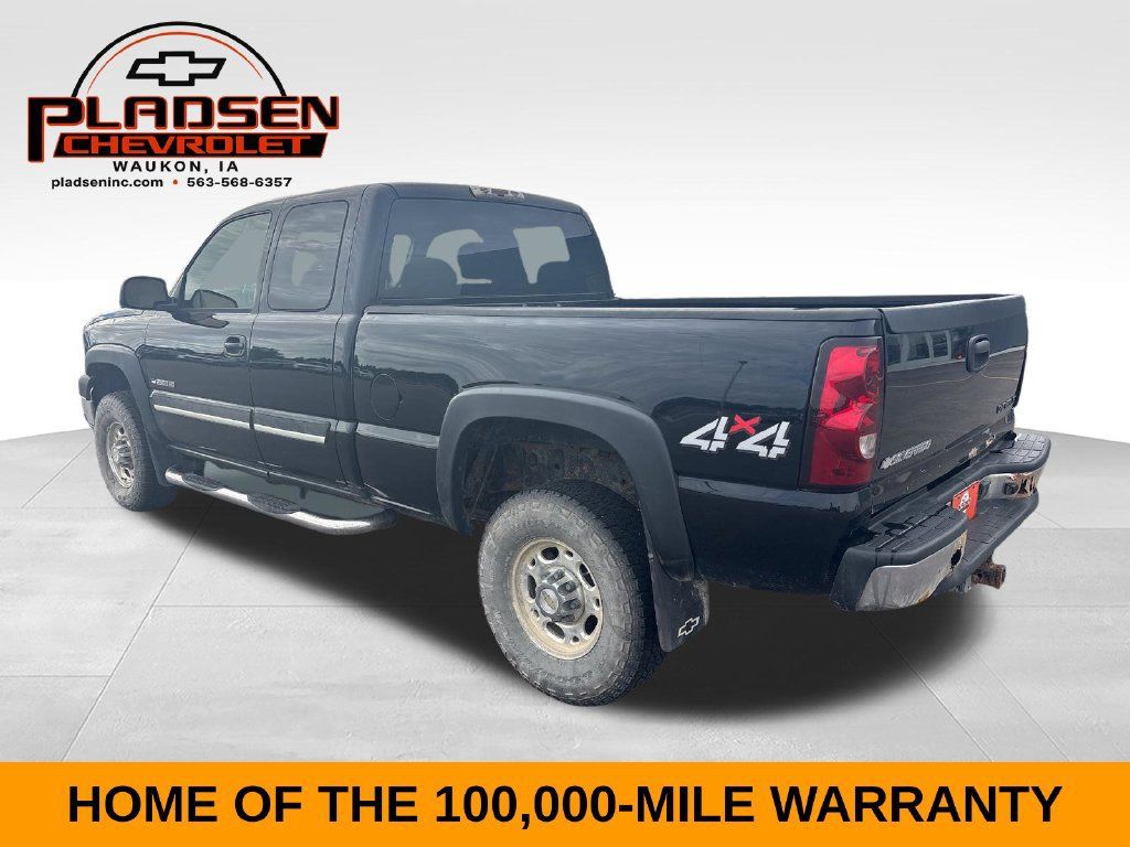 Used 2004 Chevrolet Silverado 2500 LT AWD/4WD image 3