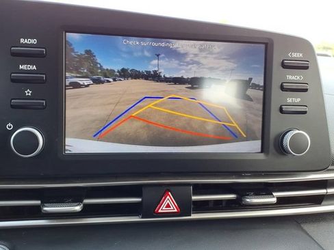 Used 2022 Hyundai Elantra SEL FWD image 31