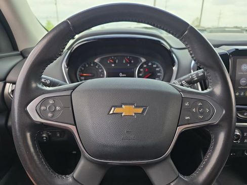 Used 2021 Chevrolet Traverse LT image 19