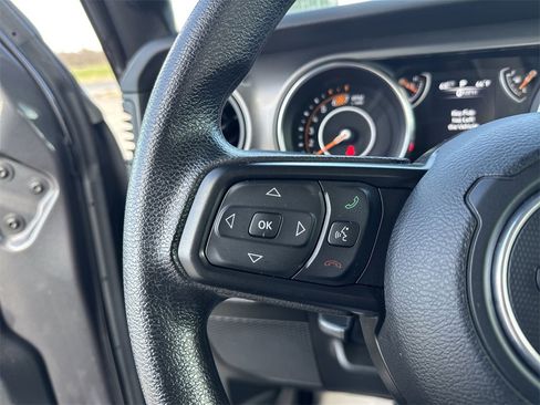 Used 2022 Jeep Wrangler Unlimited Sport image 17