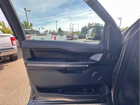 Used 2018 Ford Expedition XLT AWD/4WD image 15