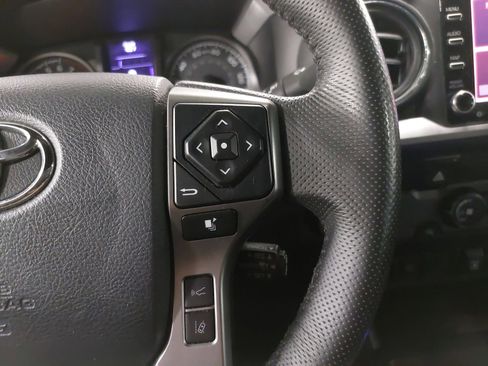 Used 2020 Toyota Tacoma TRD Sport image 18