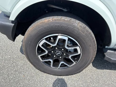 Used 2024 Ford Bronco Outer Banks AWD/4WD image 13