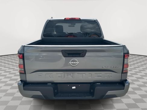 Used 2023 Nissan Frontier SV AWD/4WD image 6