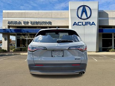Used 2023 Honda HR-V Sport image 3