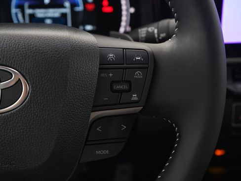 Used 2025 Toyota Camry SE w/ Multimedia Upgrade Package AWD/4WD image 25