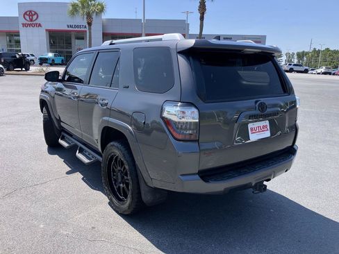 Used 2017 Toyota 4Runner SR5 Premium AWD/4WD image 3