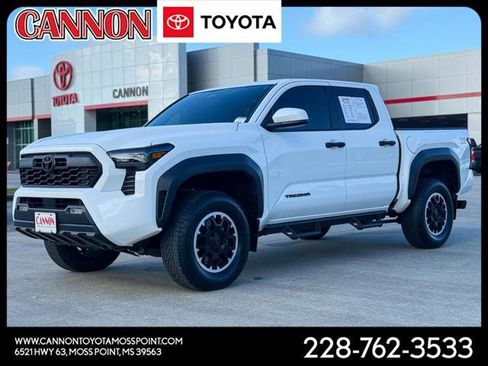 Certified 2024 Toyota Tacoma TRD Off-Road AWD/4WD image 1