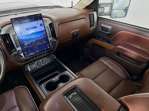 Used 2019 Chevrolet Silverado 2500 High Country AWD/4WD image 28