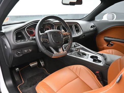 Used 2016 Dodge Challenger SRT Hellcat image 9