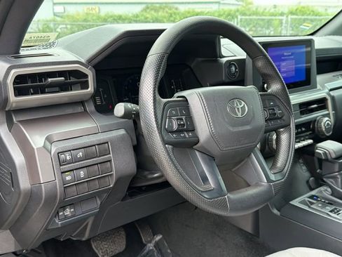 Certified 2025 Toyota Tacoma SR5 AWD/4WD image 22