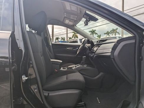 Used 2019 Nissan Rogue SV image 21