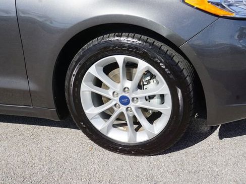 Used 2020 Ford Fusion SE image 17