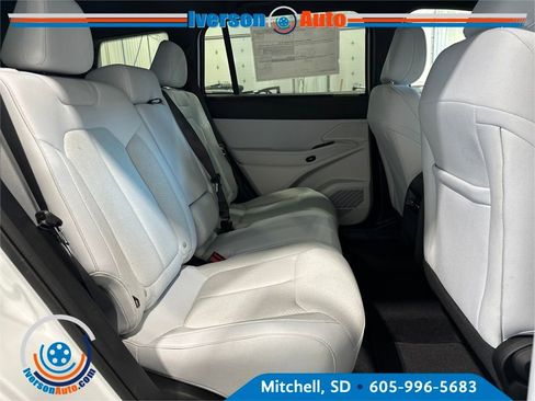 New 2026 Jeep Cherokee Laredo image 10