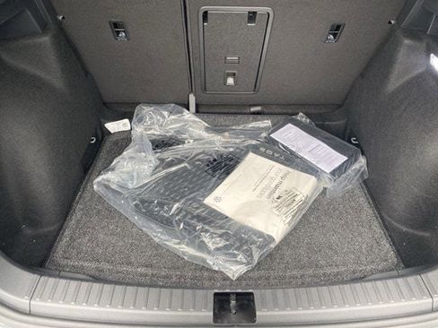 Used 2024 Volkswagen Taos SE image 55