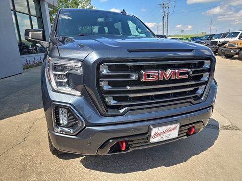 Used 2021 GMC Sierra 1500 AT4 w/ AT4 Value Package AWD/4WD image 15