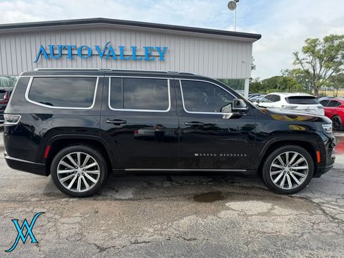 Used 2022 Jeep Grand Wagoneer Series II w/ Convenience Group III AWD/4WD image 8