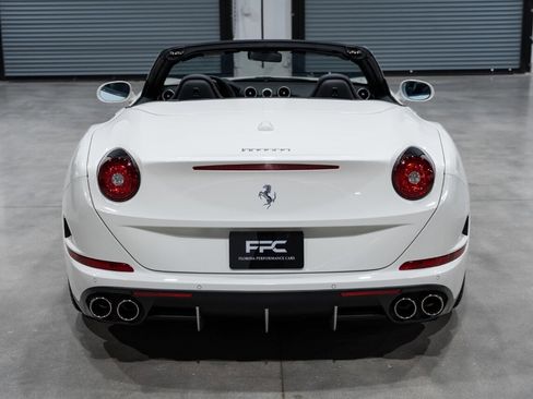 Used 2016 Ferrari California T RWD image 5