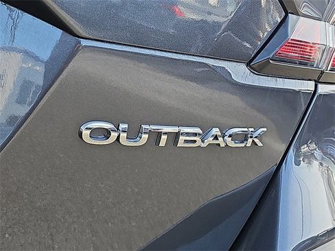 Used 2023 Subaru Outback Limited image 34