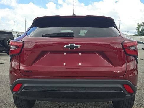 Used 2025 Chevrolet Trax RS w/ Driver Confidence Package FWD image 4