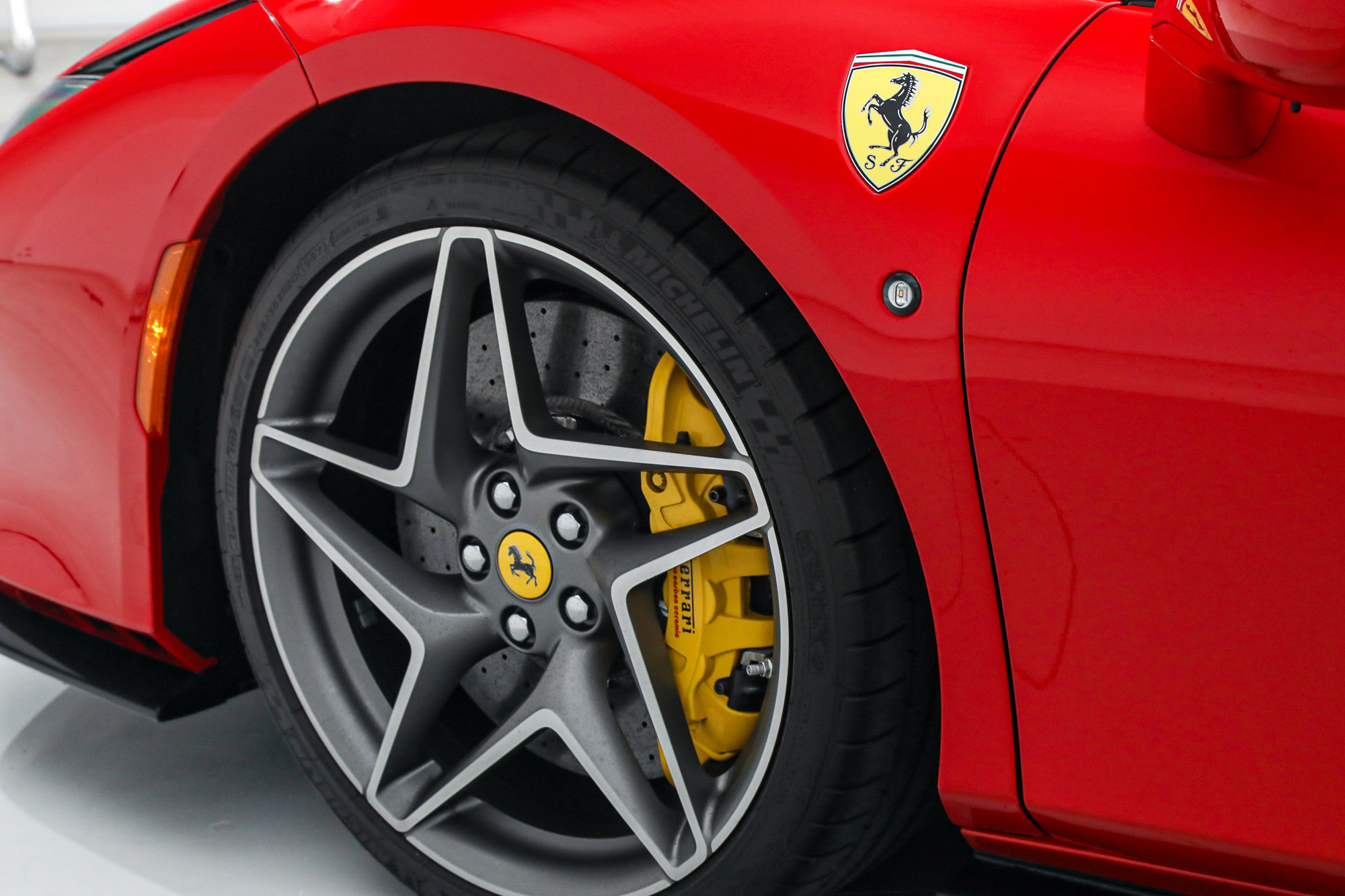 Certified 2022 Ferrari F8 Tributo RWD image 16