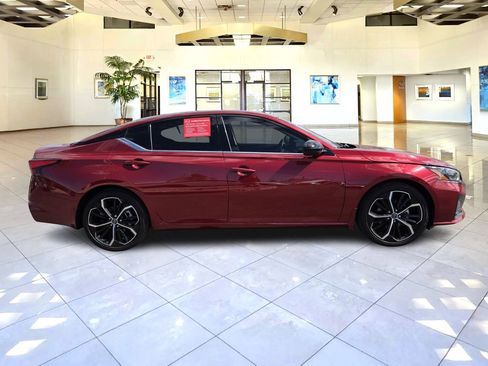 Certified 2024 Nissan Altima 2.5 SR image 8