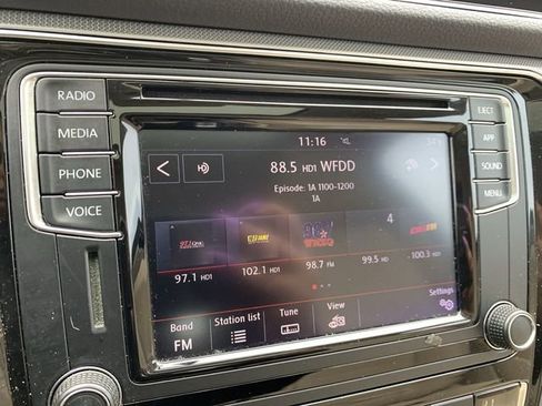 Used 2018 Volkswagen Passat 2.0T SE image 23