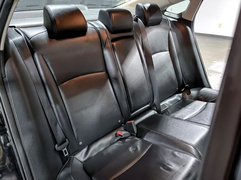 Used 2018 Honda Civic EX-L image 17