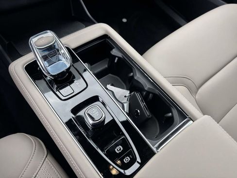 New 2026 Volvo XC90 B5 Plus image 24