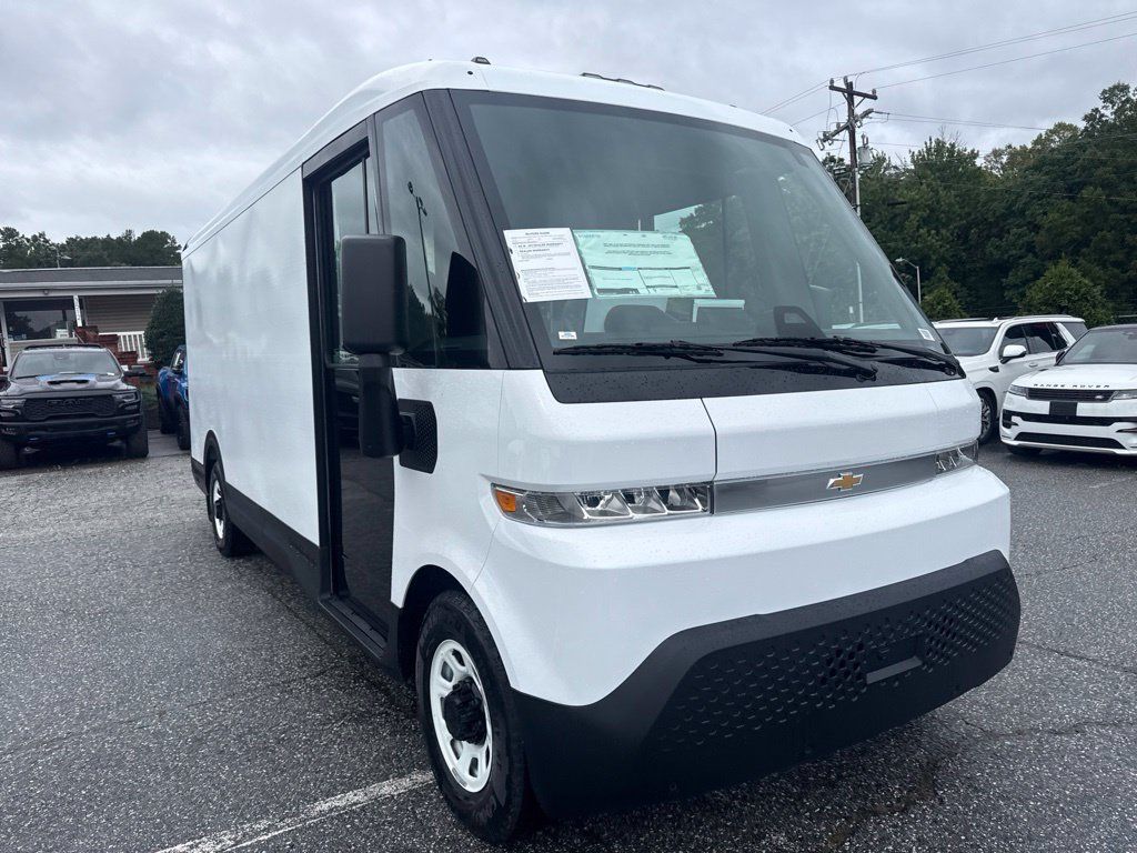Used 2025 Chevrolet Brightdrop 600 AWD/4WD image 2