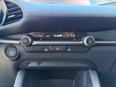 Used 2021 MAZDA MAZDA3 s FWD image 25