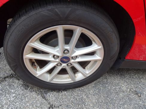 Used 2016 Ford Focus SE FWD image 11
