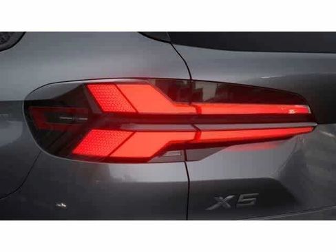 Used 2026 BMW X5 sDrive40i w/ M Sport Package RWD image 8