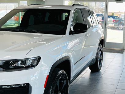 New 2026 Jeep Grand Cherokee Limited w/ Limited Altitude Package