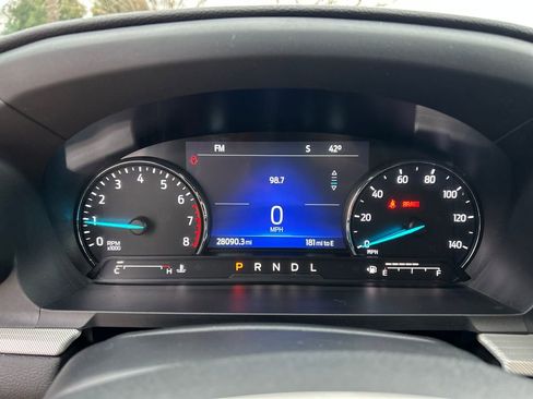 Used 2022 Ford Explorer XLT w/ Equipment Group 202A image 17