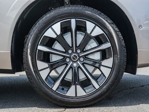New 2026 Volvo XC60 B5 Plus w/ Protection Package Premier AWD/4WD image 18