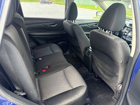 Used 2017 Nissan Rogue SV AWD/4WD image 13