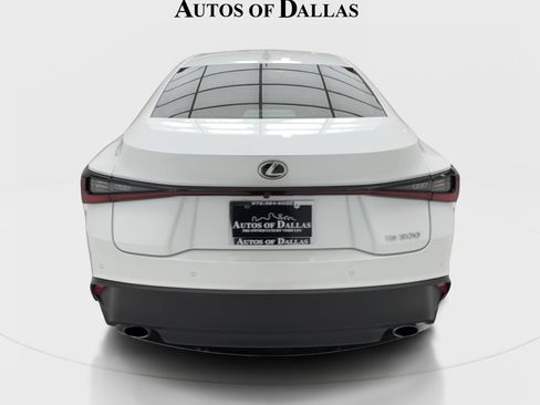 Used 2023 Lexus IS 300 w/ Comfort Package RWD image 9