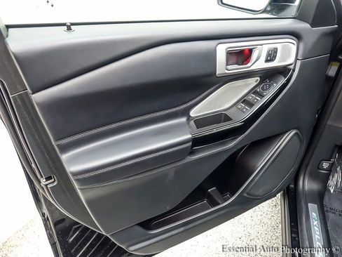 Used 2022 Ford Explorer Platinum w/ Equipment Group 601A image 19