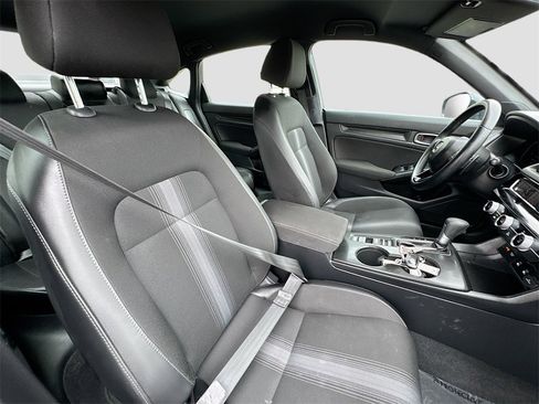 Used 2025 Honda Civic Sport image 25