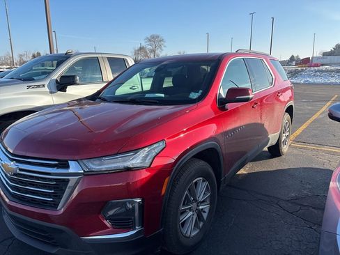 Used 2024 Chevrolet Traverse LT w/ LPO, Floor Liner Package image 1