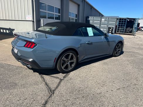 Used 2025 Ford Mustang Premium RWD image 8