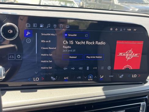 New 2025 Chevrolet Traverse LT w/ Driver Confidence Package image 14