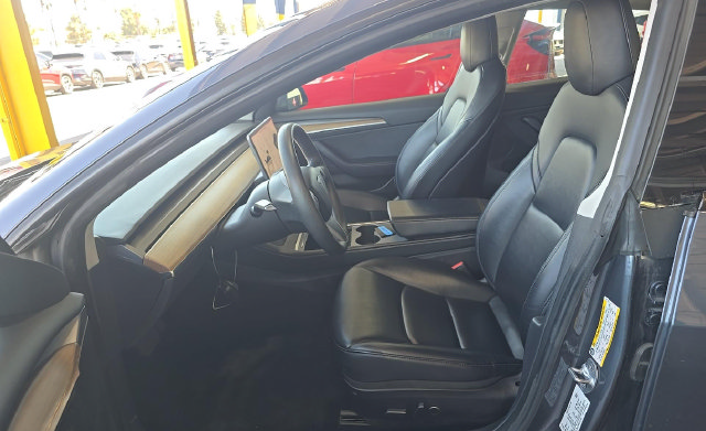 Used 2022 Tesla Model 3 Long Range AWD/4WD image 4