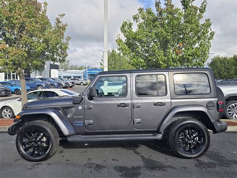 Used 2021 Jeep Wrangler Unlimited Sahara image 7