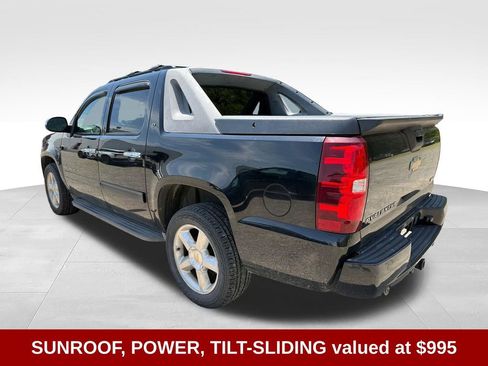 Used 2011 Chevrolet Avalanche LT w/ Regional Value Package AWD/4WD image 4