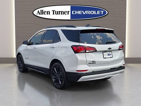 Used 2022 Chevrolet Equinox RS w/ Infotainment Package FWD image 9